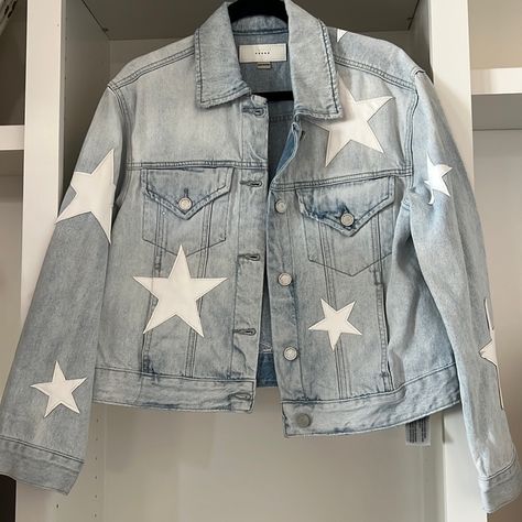 Denim Jacket Art, Star Denim Jacket, Jean Jacket Design, Patch Denim Jacket, Star Jacket, Jean Jacket Patches, Grey Denim Jacket, Patch Denim, Leopard Print Jeans