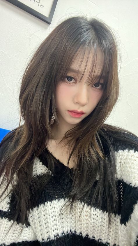 aespa karina girlfriend material pictures pic bubble twitter update Yu Jimin, Giselle Winter, Winter Ningning, Karina Giselle, Aespa Karina, Black Mamba, Grow Hair, Girl Icons, Korean Beauty