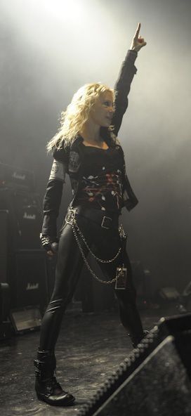 Metal Women Fashion, Angela Gossow, Ladies Of Metal, Heavy Metal Fashion, Seductive Clothes, Costume Ideas, Heavy Metal, Singers, Rocker