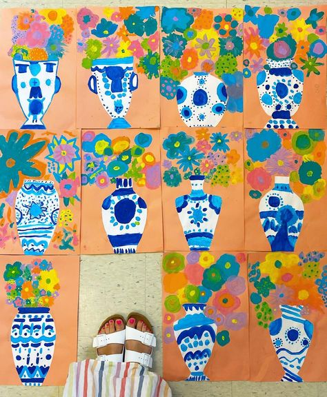 Aapi Art, Flower Painting Kindergarten, Flower Art For Kids, Chinese Vase Art Project, Flower Collage Art Project, 2nd Grade Flower Art Project, Primary School Art Lessons, Painted Paper Collage Kids Art Lessons, Flower Paint