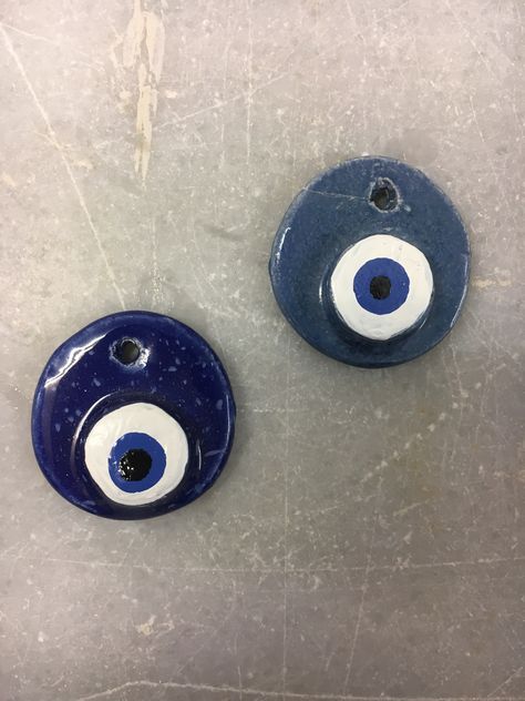 Evil Eye Ceramics, Evil Eye Clay, Ceramic Evil Eye, Necklace Clay, Crafty Hobbies, Kawaii Crafts, Turkish Eye, Sculpture Art Clay, Evil Eyes