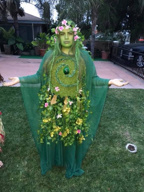 Te fiti Te Fiti, Enchanted Forest Party, Comic Con Costumes, Forest Party, Costume Makeup, Purim, Enchanted Forest, Moana, Tahiti