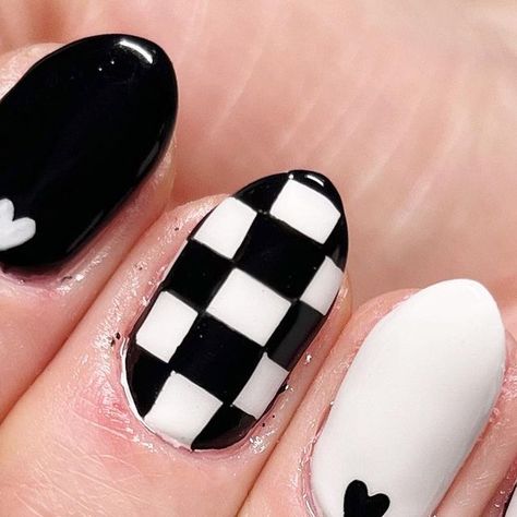 Annie Belliston on Instagram: "Black and white 🖤 #nails #nailartist #blackandwhite #checkerboard #nailsnailsnails #nailsdesign #handpainted #nailart #nailsofinstagram #nailsoftheday #mani #friyay #cheerstotheweekend #utah #valentinesnails #valentinesdaynails #beauty #nails2inspire" Checkerboard Nail Art, White And Black Checkered Nails, Black And White Checkered Nails, Black And White Checkered Nail Designs, Checkard Nails Art, Gel Nail Checkered, Checkerboard Nails, Nail Designs Checkered Black White, Shellac Nail Designs