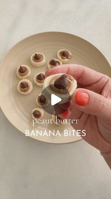 Home & Kind on Instagram: "SAVE this reel for when you need a quick and easy snack idea that is sure to hit the spot!" Snacks To Make At Home Easy, Easy Snacks To Make At Home, Snack Ideas For Toddlers, Daycare Snacks, Afterschool Snacks, Ww Snacks, Ww Food, Kids Treats, Toddler Hacks