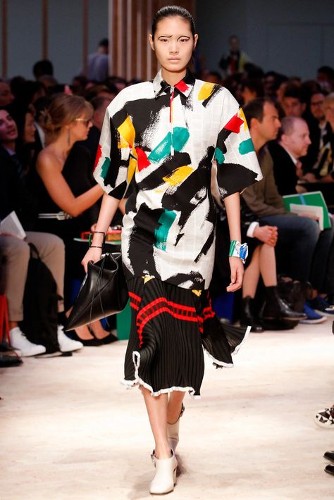 Céline Spring 2014 Ready-to-Wear Collection - Vogue Graphic Graffiti, Painted Clothing, Charles James, Fabric Embellishment, 2014 Trends, Fresh Prince, Review Fashion, Holy Ghost, Fashion Week Runway