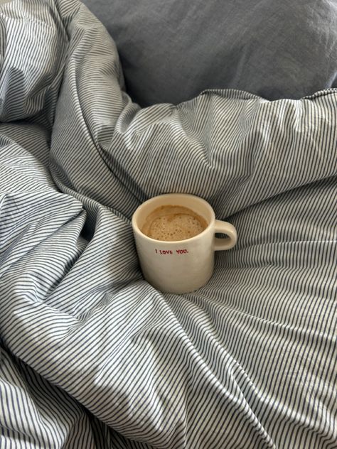 Coffee Blue Aesthetic, Coffee Aesthetic Winter, Morning Vibes Aesthetic, Coffee Morning Aesthetic, Cozy Mood, Coffee Obsession, What Is Self, Mia 3, Fall Inspo