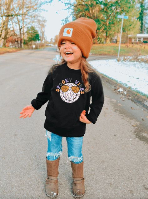 Cute and cozy pumpkins pullover for kids. Perfect for Halloween or any fall occasion. #fallsweaters #kidsfashion #halloween Sweaters Girls, Simple Girl Outfits, Halloween Sweaters, Halloween Costumes To Make, Sweaters Fall, Girls Fall, Halloween Sweater, Comfy Dresses, Girls Boutique