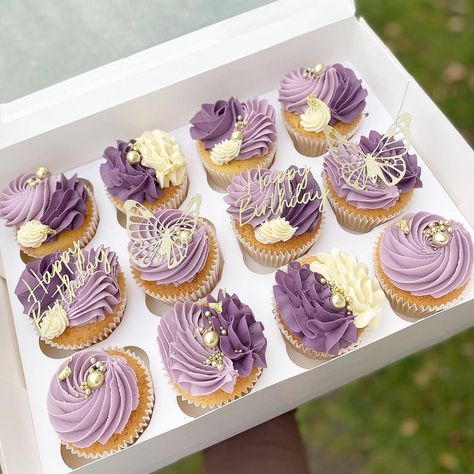 Emmas Cakes🧁 on Instagram: “Been crazy busy today and got another busy day tomorrow, so been a bit quiet on here! Here’s a pic of these pretty cupcakes I made before…” Buttercream Rose Cake, 50th Birthday Cupcakes, Purple Cupcakes, Fancy Cupcakes, Purple Wedding Cakes, Pretty Cupcakes, Elegant Birthday Cakes, Cupcake Cake Designs, Buttercream Cupcakes