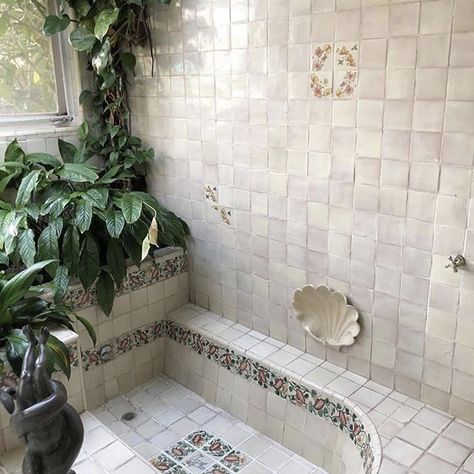 Bathroom Plants, House Mouse, Dream Room Inspiration, Bath Room, Dream House Interior, House Room, Home Spa, Dream Rooms, Pretty House