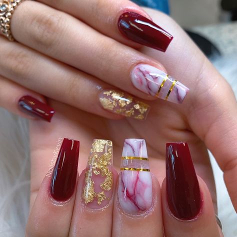 Maroon Red Nail Designs, Red And Marble Nails, Red And Gold Marble Nails, Nail Designs Green And Gold, Red Marble Nails, Burgundy Acrylic Nails, Acrylic Nail Designs Classy, Bridal Nails Designs, Maroon Nails