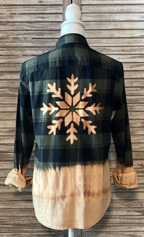 Bleached Christmas Shirt Ideas, Diy Distressed Flannel Shirt, Distressed Flannel Shirts, Bleach Flannel Shirt Diy, Bleached Flannel Shirts With Designs, Diy Clothing Design Ideas, Christmas Flannel Shirt, Bleach Flannel, Diy Clothes Bleach