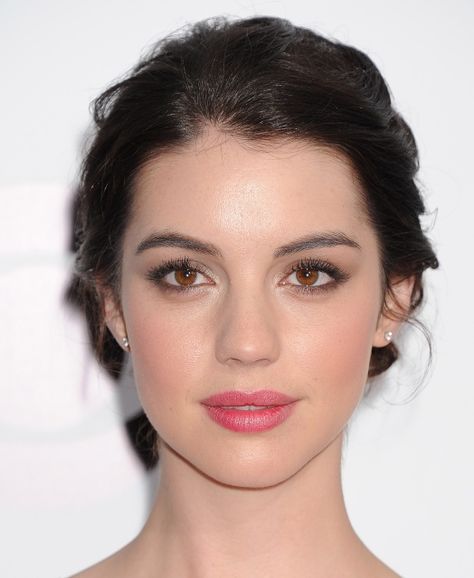 Adelaide Kane Cora Hale, Dream Cast, Adelaide Kane, Hair 2024, Braut Make-up, Bride Makeup, Maquillaje Natural, Fair Skin, Choice Awards