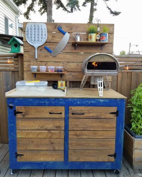 Gozney on Instagram: “Our first weekly winner of #GozneyGardenGoals is…. @mycovidpizzafix 👏🏼👏🏼 We love this DIY set up by Marco who says “Last year when I…” Portable Pizza Oven, Portable Oven, Wood Fired Cooking, Stone Oven, Bbq Table, Diy Pizza, Pizza Making, Outdoor Kitchen Ideas, Fire Cooking