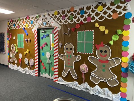 Candyland Themed Classroom Door, Gingerbread Man Classroom Decorations, Ginger Bread House Decorations Classroom, Door Decorations Classroom Christmas Fun, Gingerbread House Decorations Life Size Classroom, Ginger Bread House Office Decorations, Easy Work Christmas Decorations, Class Christmas Decoration Ideas, Hallway Gingerbread House