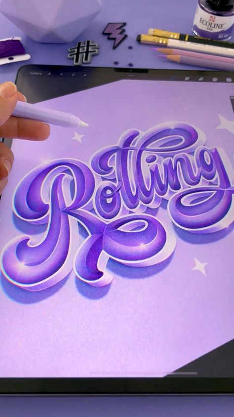 Learn how to create beautiful lettering in Procreate with this free tutorial. procreate lettering . #Digital_Airbrush_Art #Bubble_Letters_Procreate #Logo_On_Procreate #Typography_In_Procreate Procreate App Tutorial, Ipad Lettering Procreate, Typography Tutorial, Procreate Ipad Tutorials, Free Procreate, Ipad Tutorials, Procreate Brushes Free, Procreate Ipad Art, Procreate Tutorial