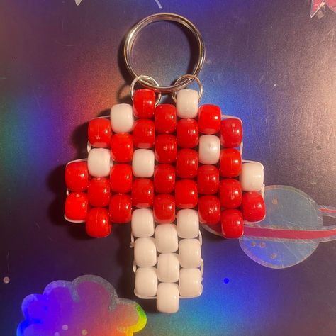 handmade beaded mini mushroom kandi keychain accessory  [2.5 in x 2.25 in] Cool Bead Designs, Crafts With Wire And Beads, Kandy Bead Ideas, Mushroom Kandi Tutorial, Mushroom Kandi Pattern, Kandi Worm Tutorial, Kandi Shaker Cube, Flower Cuff Kandi, Pony Bead Mushroom