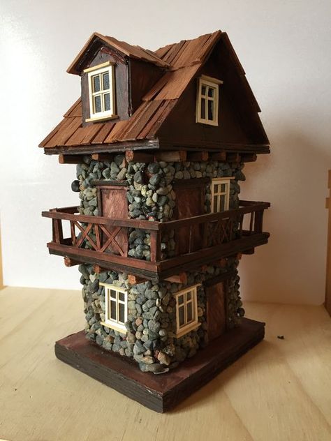 Wine Bottle Garden Ideas, Plastic Bottle Garden Ideas, Cardboard Miniature House, Bottle Garden Art, Bottle Garden Ideas, Plastic Bottle Garden, Easy Diy Wood Projects, Wine Bottle Garden, Fairy House Crafts