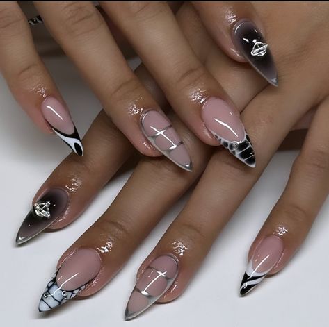 Concert Nails, Nails Chrome, Acrylic Press On Nails, Almond Nails Designs, Tip Nails, Metallic Nails, Silver Nails, Free Style, Dope Nails