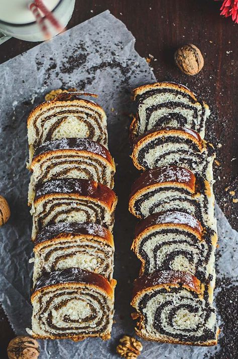 Walnut/Poppy seed roll Poppy Seed Rolls Recipe, Poppy Seed Rolls, Poppy Seed Roll, Poppy Seed Filling, Yeast Dough, Jewish Food, Creamed Eggs, Jewish Recipes, Egg Wash