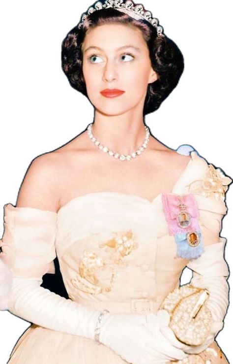 Princess Margaret Young, Princesa Margaret, Margaret Rose, Princesa Real, White Fur Coat, The British Royal Family, British Family, Elisabeth Ii, Princess Margaret