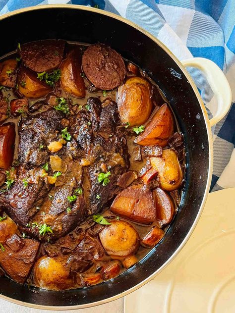 Braised chuckled roast in Dutch oven surrounded by vegetables and rich red wine and beef stock reduction. Stove Top Chuck Roast, Chuck Roast Recipe Oven, Braised Chuck Roast, Cross Rib Roast, Chuck Roast Recipe, Blade Roast, Chuck Roast Recipes, Classic Pot Roast, Shoulder Roast