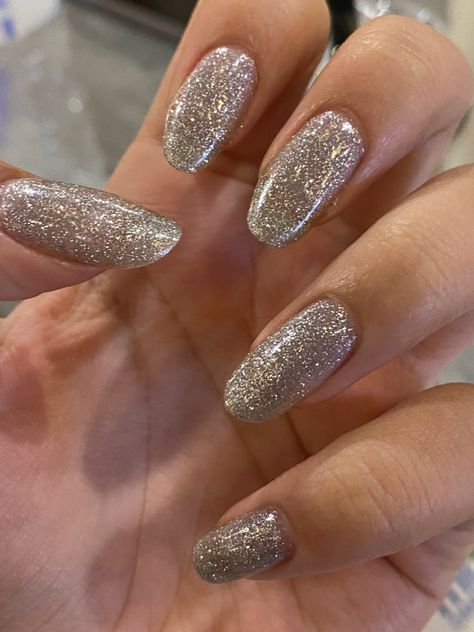 silver glitter nail inspo Sparkly Silver Nails, Sparkly Gel Nails, Silver Sparkly Nails, Silver Sparkle Nails, Shiny Nails Glitter, Silver Acrylic Nails, Disco Nails, Prom Nails Silver, Silver Nail Designs