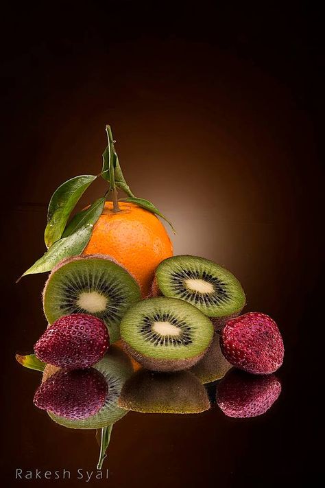 Fruit Composition Drawing, Fruits Composition, Fruit Composition, Vegetables Photography, Composition Drawing, Still Life Pictures, Painting References, Fruit Photography, Still Life Photos