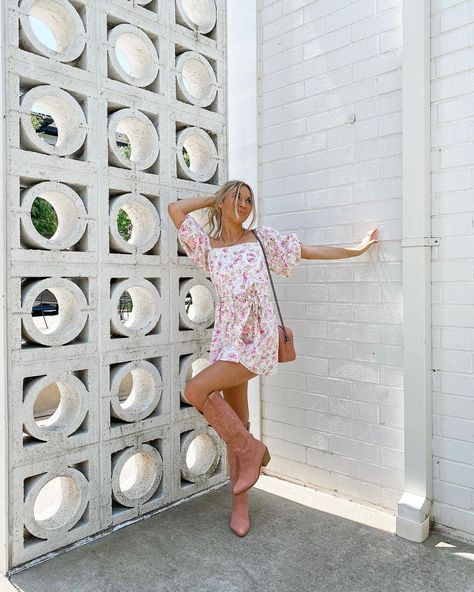 Light Pink Cowgirl Boots Outfit, Cowgirl Valentines Outfit, Pink Cowgirl Boots Outfit, Pink Cowboy Boots Outfit, Pink Boots Outfit, Light Pink Boots, Cowgirl Fits, Cowboy Boot Style, Country Fits