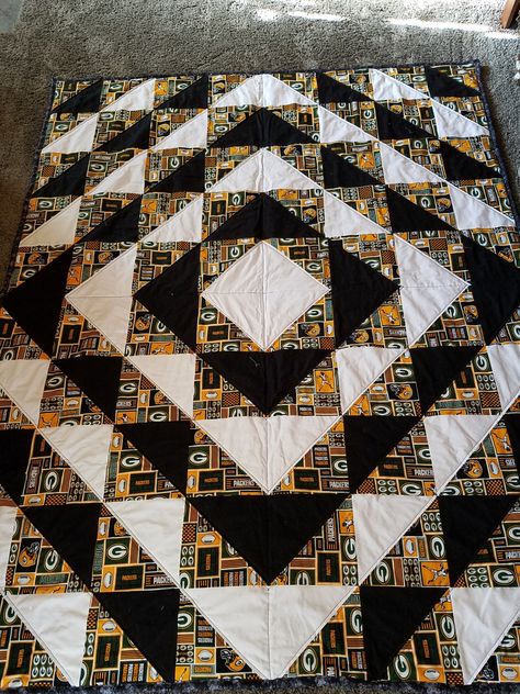 Nfl Quilt Patterns Football Team, Sports Quilts For Men, Steelers Quilt, Green Bay Packers Quilt, Sports Team Quilts Patterns Ideas, Sports Quilt Patterns, Sport Quilt Patterns Ideas, Sport Quilts Ideas, Guy Quilts