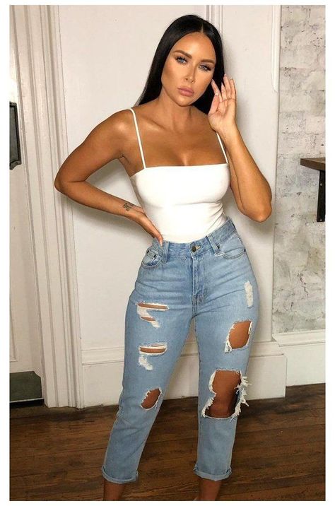 Diy Bodysuit, White Bodysuit Outfit, Bodysuit Outfit Jeans, Jeans Bodysuit, Mom Jeans Outfit Winter, Mom Jeans Outfit Summer, Strappy Bodysuit, Bodysuit Outfit, Mom Jeans Outfit