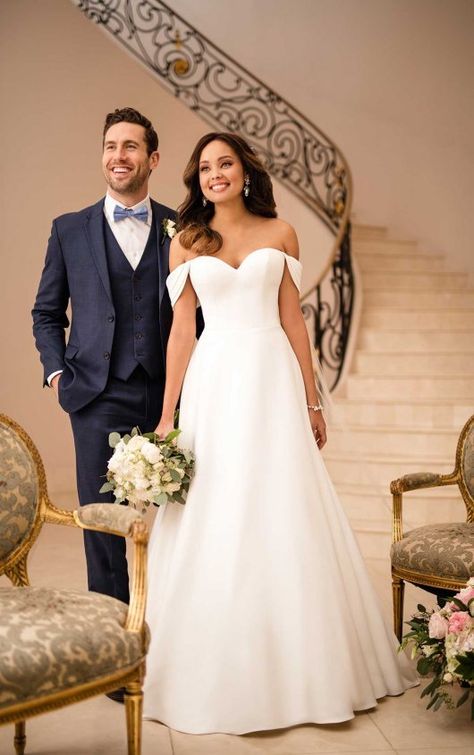 6718+ Simple Satin Plus-Size Wedding Dress by Stella York Simple Satin Wedding Dress, Wedding Dresses Sweetheart Neckline, Stella York Wedding Dress, Satin Wedding Gown, Essense Of Australia, Stella York, Trendy Wedding Dresses, Sweetheart Wedding Dress, Hair Raising