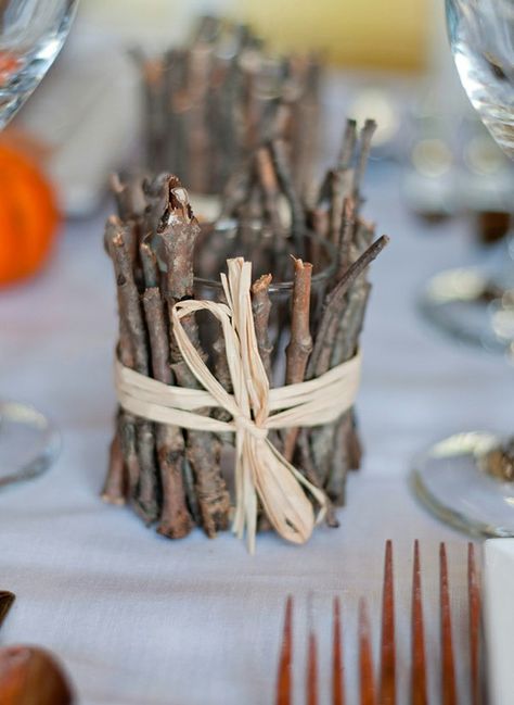 Thanksgiving Table Settings Rustic, Thanksgiving Table Settings Simple, Rustic Country Wedding Decorations, Deco Champetre, Tafel Decor, Country Wedding Decorations, Rustic Vintage Wedding, Rustic Wedding Diy, Rustic Candles