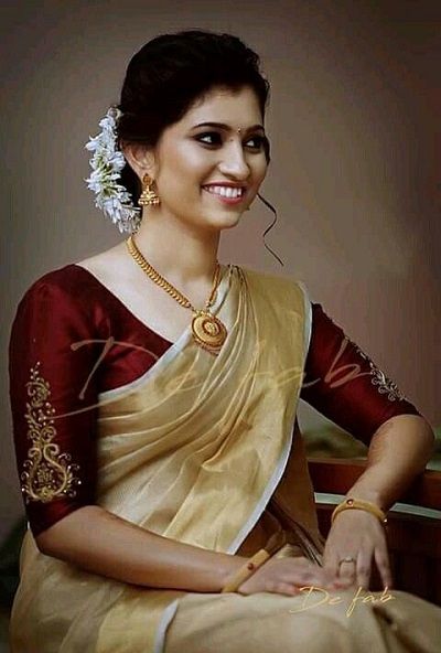 Kerala Saree Blouse, Kerala Saree Blouse Designs, Gold Saree, Designer Sari, Blouse Designer, Pattu Saree Blouse Designs, Saree Blouse Neck Designs, Wedding Saree Blouse Designs, Kerala Saree