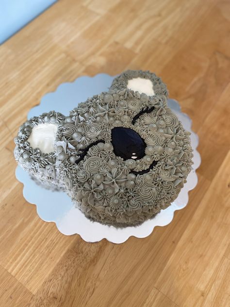 Kuala Cake, Koala Birthday Party Decorations, Koala Cupcakes For Kids, Koala Smash Cake, Koala Cakes Birthday, Koala Party Ideas, Koala Cake Ideas, Koala Cake Birthday Kids, Koala Birthday Party Ideas