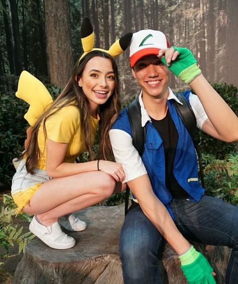 Couples Halloween Costumes: Best Ideas For Extreme Fun! Costume Halloween Duo, Pikachu Halloween Costume, Partner Costumes, Pikachu Halloween, Pikachu Costume, Cute Couples Costumes, Couples Halloween Costumes, Kostum Halloween, Kostuum Halloween