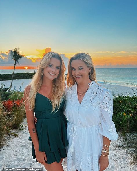 Reese Witherspoon, 46, celebrates her 'wonderful' mini-me daughter Ava's 23rd birthday Reese Witherspoon Daughter, Celine Fashion Show, Ava Phillippe, Celine Fashion, Miranda Cosgrove, Celebrity Kids, Famous Singers, Favorite Daughter, Reese Witherspoon