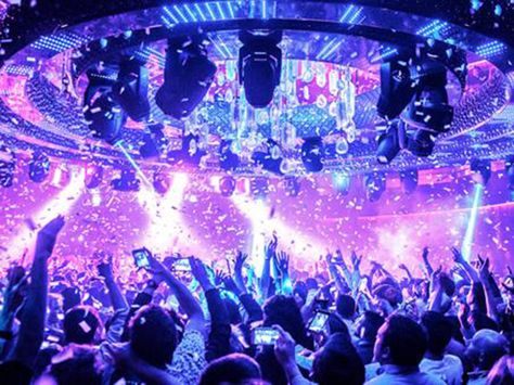 Party Outfit Night Club, Vegas Clubs, Vegas Nightlife, Goku Y Vegeta, Nightclub Design, Party Outfits Night, Bars And Clubs, Night Background, Dancing Gif