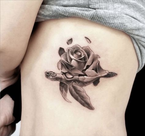 Designs Turtle And Rose Tattoo, Turtle Rose Tattoo, Rose Black And Grey, Cute Turtle Tattoo, Tatoo Rose, Sea Turtle Tattoos, Small Turtle Tattoo, Grey Illustration, Tortoise Tattoo