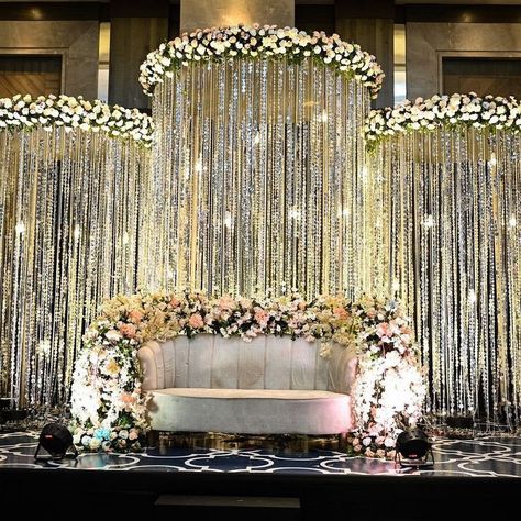 Wedding Entrance Decoration, Maket Pasta, Reception Decoration Ideas, Models Architecture, Wedding Decorations Ideas, Engagement Stage Decoration, Nikah Decor, Engagement Decoration, Wedding Draping