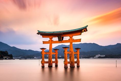 Japan`s World Heritage Sites: Itsukushima Shrine - Hiroshima  Discover Japan's world heritage sites from  WAttention http://www.wattention.com/articles/world-heritage-7-itsukushima-shrine?utm_content=bufferda15f&utm_medium=social&utm_source=pinterest.com&utm_campaign=buffer Camping In England, Camping In Ohio, Hiroshima Japan, Torii Gate, Kanazawa, Kumamoto, Visit Japan, Gorgeous View, Hiroshima