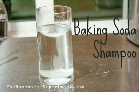 Homemade baking soda shampoo Homemade Baking Soda, Baking Soda Body Scrub, Diy Shampoo Recipe, Homemade Dry Shampoo, Baking Soda Scrub, Baking Soda Shampoo Recipe, Baking Soda Face Mask, Baking Soda Bath, Baking Soda For Hair