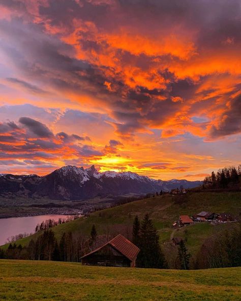 Switzerland Countryside, Ethereal Photography, Country Sunset, Switzerland Photography, African Sunset, Pretty Landscapes, Swiss Alps, Western Europe, Dream Destinations