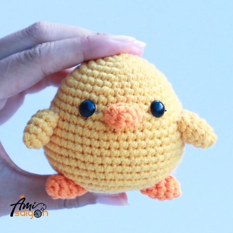 Little cute Chick amigurumi pattern for beginners - Ami Saigon Chick Crochet, Crochet Baby Chick, Crochet Chicken Plushie Pattern, Easter Chick Crochet Pattern, Crochet Chicks In Eggs, Chick In Egg Crochet Pattern, Pattern Pictures, Have Some Fun, Slip Stitch