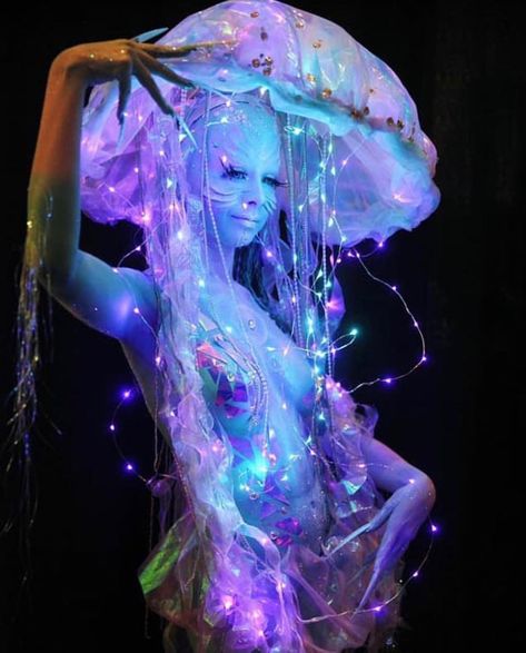 Jellyfish Rave Outfit, Surreal Outfit, Underwater Costume, Jellyfish Oc, Sea Creature Costume, Sea Costume, Fantasy Inspo, Jellyfish Costume, Diva Party