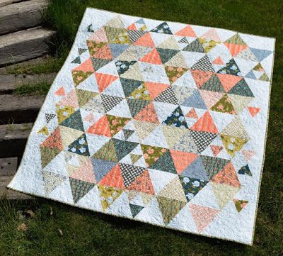 Happy Quilting: Goldenrod Pyramids Quilt!!! Modern Quilting Designs, Spring Market, Triangle Ruler, Orange Copper, Spring Quilts, How To Finish A Quilt, My Good, Good Friends, Christmas Fabric