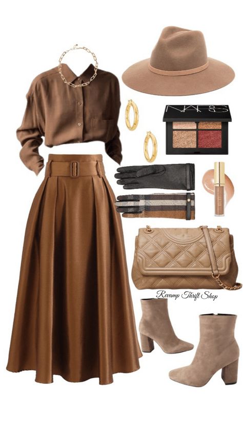 How To Style A Skirt Summer, Modest Elegant Outfits, Modest Winter Fashion, Winter Outfits For Church, Fashion For Plus Size Women, Skirt Boots, Cute Modest Outfits, Design Moda, Elegante Casual