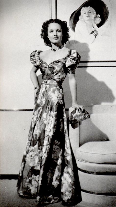 Rochelle Hudson, 1937 Rochelle Hudson, Vintage Actresses, Old Hollywood Fashion, Yvonne De Carlo, Ginger Rogers, Carole Lombard, Palm Desert, Vintage Gowns, Vintage Inspired Outfits