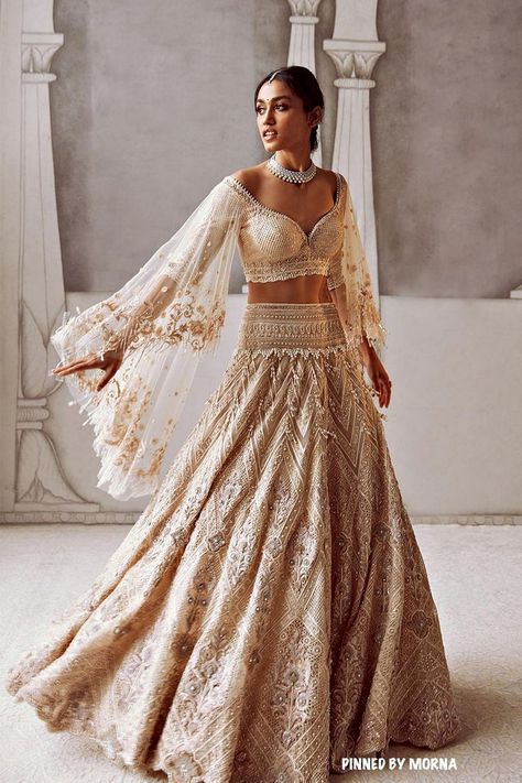 Bridal Dresses 2022, Sangeet Outfit, Indian Outfits Lehenga, Wedding Lehenga Designs, Traditional Indian Dress, Dresses 2022, Indian Dresses Traditional, Red Lehenga, Traditional Indian Outfits