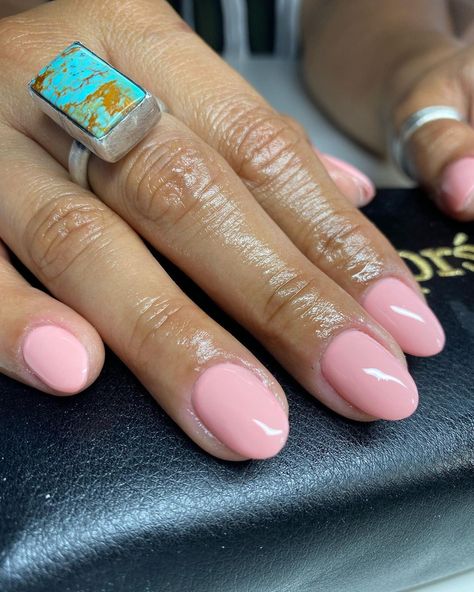 Licensed Nail Tech D(M)V on Instagram: “Minis🤗 Aprés Gel-X short round (reshaped to extra short round) . . #almondnails #squarenails #coffinnails #stilettonails #mdnailtech…” Short Circle Nails, Extra Short Round Nails, Short Nail Beds Acrylics, Apres Gel X Nails Short, Short Round Summer Nails, Short Round Gel Nails, Extra Short Almond Nails, Round Nails Short, Extra Short Nails