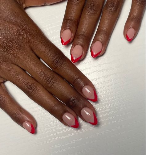 « V » French Manucure V Tip French Nails Short, V French Tip Nails, V French Tip, French Tip Nails, French Nails, Red Nails, Simple Nails, Short Nails, Nails